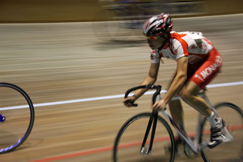 Sur piste au vélodrome de Hyères