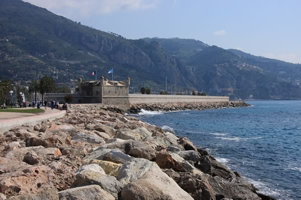 Le fort du Bastion avec la digue